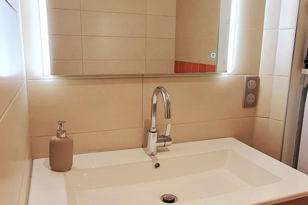 Le 56 Faubourg - Proche Centre - Parking Gratuit Apartment Beaune  Exterior photo